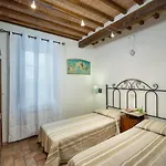 Villa Casale Del Bosco By Vacavilla